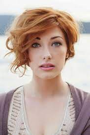 Coiffure Cheveux Boucles Et Ondules En 21 Idees Tendance Coupe De Cheveux Coiffure Cheveux Courts
