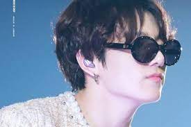 Jungkook mendapat banyak pujian dari warganet karena terkesan sempurna mengcover lagu falling milik harry styles musik sesal terlambat, debut single keljo di industri musik tanah air. 15 Lagu Favorit Jungkook Bts Mana Lagu Favorit Kamu