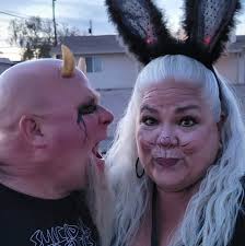 How to make a carmel sound loud and mean?