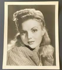 Who is Lynn Merrick dating? Lynn Merrick boyfriend, husband