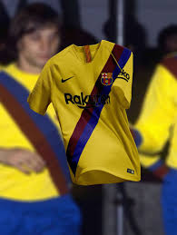 Més que un club we ❤️ #culers #forçabarça & #campnou join barçatv+ barca.link/emjk30rwcp5. Le Maillot Vintage Du Barca Pour La Saison Prochaine Est Confirme Tribuna Com