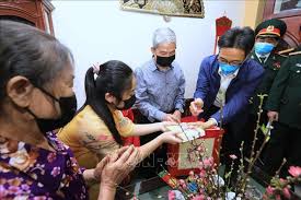 Trương hòa bình (thường trực) phạm bình minh vũ đức đam lê minh khái lê văn thành; Ha Ná»™i Pho Thá»§ TÆ°á»›ng VÅ© Ä'á»©c Ä'am ThÄƒm Va Chuc Táº¿t Cac Gia Ä'inh Co NgÆ°á»i Than Bá»‹ Cach Ly Phong Chá»'ng Dá»‹ch Covid 19 áº£nh Thá»i Sá»± Trong NÆ°á»›c
