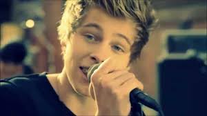 Luke Hemmings /// Baby one more time
