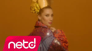 Irem Derici Askimiz Olay Olacak 2020 Sarkilar Muzik Studyolari Muzik