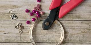 These diy jewelry tutorials include pictured instructions on how to make earrings, necklaces, bracelets, rings, fabric flowers, and even jewelry holders. Jewelry Making For Beginners