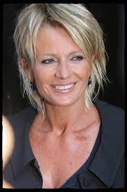 Jean Saberny Recoiffe Nos Stars Coupe De Cheveux Coupes De Cheveux Sophie Davant Cheveux Tres Fins