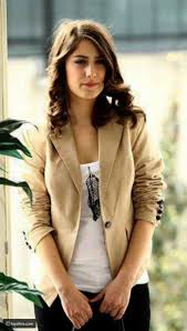 صور هازال كايا وجميع إطلالاتها في مسلسلاتها ليالينا Actresses Beautiful Actresses Turkish Actors