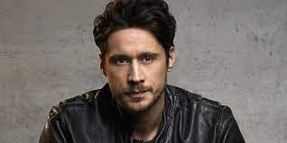 Peter Gadiot (James Valdez on Queen of the South) Bio wiki, wife, dating