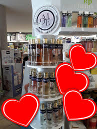 Speciale San Valentino Fino Al 14 Febbraio Due Profumi La Maison Des Essences All Incredibile Prezzo Di 9 90 Euro L U San Valentino Salute E Benessere Profumi