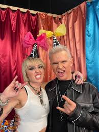 Jett wasn't the only one bringing some rock n roll star power to the stage. Billy Idol On Twitter Happy Birthday Mileycyrus Xxx