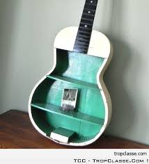 Guitare Recyclee En Etagere Deco Recup Idees Decoration Maison Etageres Bricolage