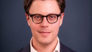 Dana Schuman's Instagram, Twitter & Facebook