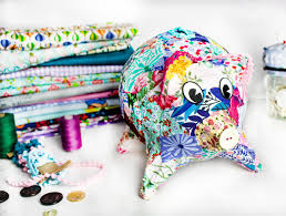 Upcycling Diy Sparschwein Basteln Aus Altpapier Und Stoffresten Sparschwein Altes Papier Stoffrest