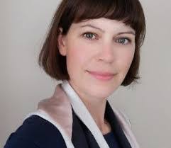 Larissa Mathis's Instagram, Twitter & Facebook