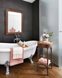 Top 10 Deco Les Baignoires Sur Pieds Les Idees De Ma Maison Bright Apartment Interior Home