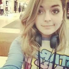 Amy Maines's Instagram, Twitter & Facebook