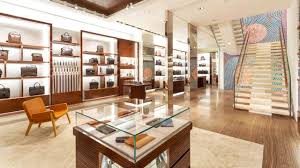 Longchamp Opens New Store In Tokyo La Maison Omotesando Retail Interior Longchamp Interior