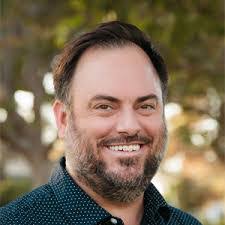 Glenn Heath's Instagram, Twitter & Facebook