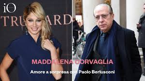 Ha avuto una lunga relazione con enzo iacchetti, poi ha sposato stef burns, chitarrista della band di. Maddalena Corvaglia Amore A Sorpresa Con Paolo Berlusconi Io Donna