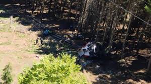 In norditalien sind bei einem seilbahnunglück mehrere menschen ums leben gekommen. Fiqpk60c21ds5m