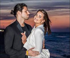La quinta puntata del grande fratello vip ha visto in luca onestini. Grande Fratello Bomba Su Luca Onestini E Andato A Cena Con Lei Quando Ivana Eri Fuori Per L Intervento Libero Quotidiano