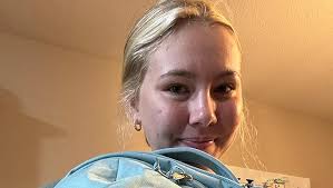 Amazon.com: The North Face Women's Borealis Commuter Laptop Backpack,  Gravel/Optic Violet, One Size : Electronics