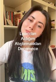 Lyon’dan aldığım atıştırmaları denemece ort puan 3.5/5 ama HİÇ YEMEMİŞTİM  takis falan #takis #tonyschocolonely #madeleine #france #lyon Madeleine  puanı 1/5 sorry #snack