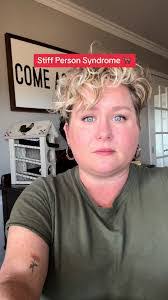 Carrie Lindsay's Instagram, Twitter & Facebook