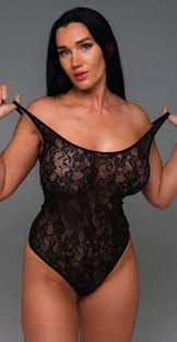 Hot Mommy - Free nude pics, galleries & more at Babepedia