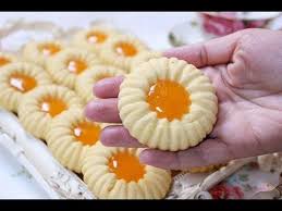 حلوى المربى أو الكنفتير بدون خميرة كيماوية جد سهلة هشة سريعة التحضير صابلي المعمول Youtube Yummy Cookies Food Biscuits