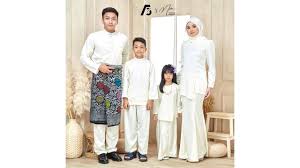 Baju melayu dan baju kurung terbahagi kepada dua, iaitu baju teluk belanga dan cekak musang. 20 Jenama Baju Raya Untuk Tahun 2021 Yang Anda Boleh Dapatkan Untuk Lebaran