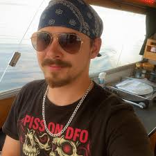 Does anyone have pictures of the silver venture boat?