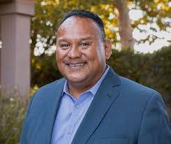 Salvador Tinajero's Instagram, Twitter & Facebook