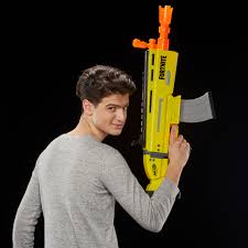 Está inspirado en el popular videojuego fortnite. Nerf Fortnite Ar L Elite Dart Blaster Motorized 10 Dart Blasting Walmart Com Walmart Com
