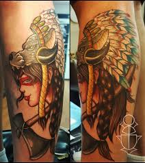 Tattoofilter is a tattoo community, tattoo gallery and international tattoo artist, studio and event directory. Benjibaakar Wolf Headdress Native Native American Native American Head Dress Native American Girl Native Tattoo Traditional Tattoos Neotraditional Color Headdress