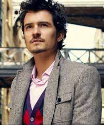 Orlando Bloom Short Curly Hairstyles For Men Mens Hairstyles Curly Men S Curly Hairstyles Short Curly Hair