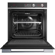 Its 72 litre capacity enables you to bake enough biscuits to feed the whole football team. Fisher Paykel Ob60sd11px1 Stuart Westmoreland