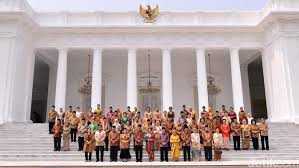 Muhammad lutfi ditunjuk presiden joko widodo menjadi menteri perdagangan menggantikan agus suparmanto ada reshuffle kabinet 2020. Siapa Presiden Ri Yang Paling Banyak Reshuffle Kabinet Halaman 3