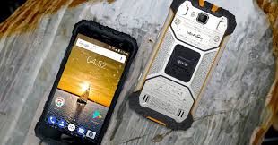 Al doilea telefon cel mai scump din lume gold sticker iphone a fost lansat în 2009 cu cea mai recentă caracteristică 3g. Cele Mai Bune Telefoane Rezistente Èi Indestructibile