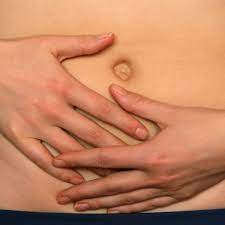 Blahbauch Blahungen Das Konnen Sie Gegen Zu Viel Luft Im Bauch Tun Gesundheit