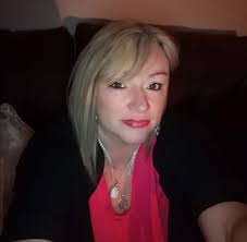 How to wear wigs for women with thin hair?