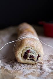 5 Ingredient Cranberry Brie Cinnamon Puff Pastry Swirls Recette Avec Images
