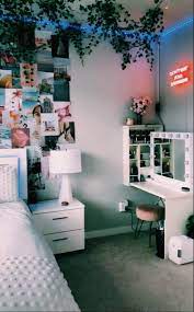 Photo Wall In 2020 Redecorate Bedroom Dreamy Room Room Ideas Bedroom