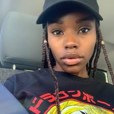 Danielle Grandberry's Instagram, Twitter & Facebook