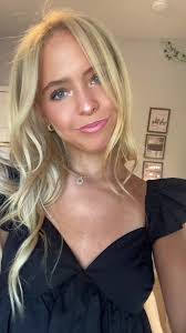 Kara Krause's Instagram, Twitter & Facebook