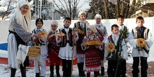 În noaptea anului nou, conform tradiției românești, se merge cu uratul. Top Uraturi De Anul Nou Sfatul Miculrinocer Ro