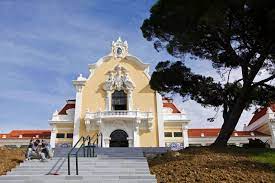 Maybe you would like to learn more about one of these? O Pavilhao Carlos Lopes Esta De Volta E A Sua Historia Conta Tambem A De Portugal Atualidade Sapo 24