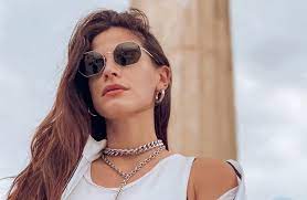 Ξανά στο νοσοκομείο η χριστίνα μπόμπα. Xristina Mpompa Deite Pws Htan Sthn Hlikia Twn 18 Etwn Znews