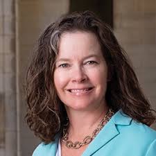 Leslee Alexander's Instagram, Twitter & Facebook