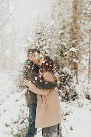Snowy Seattle Winter Engagement Couples Session A Big Snowstorm Was The Winter Couple Pictures Winter Engagement Pictures Winter Engagement Photos Outfits